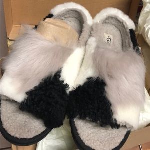 Authentic UGG FUR PATCH FLUFF Slippers Size 9